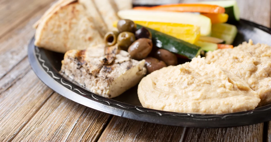 Where to Eat Around Bneid AlQar: Best Restaurants and Cafés Near Your Stay