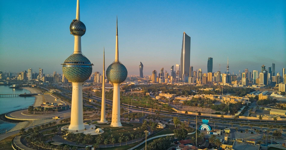 Evening Walks by the Kuwait Corniche: A Relaxing Experience Near Bneid AlQar