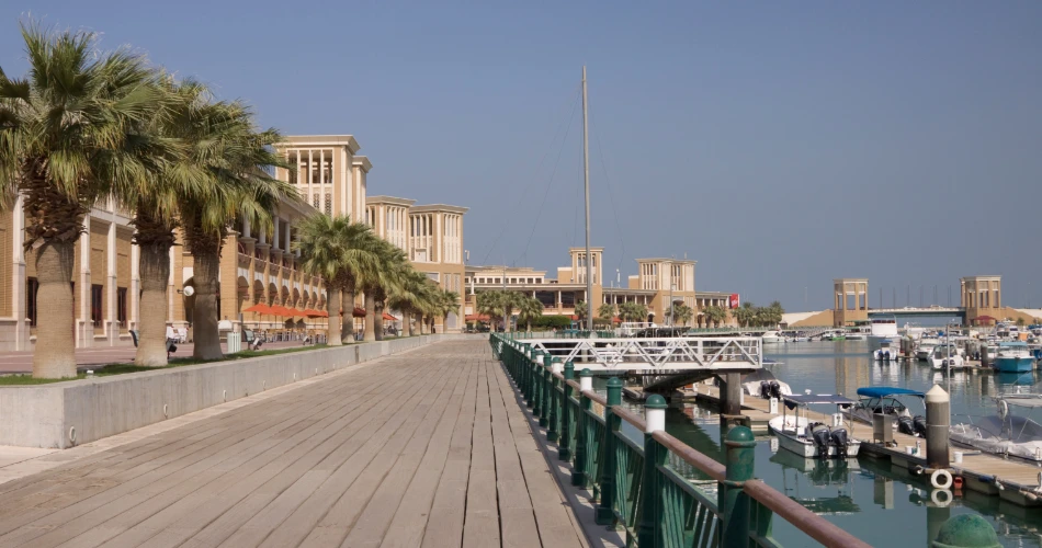 Evening Walks by the Kuwait Corniche: A Relaxing Experience Near Bneid AlQar